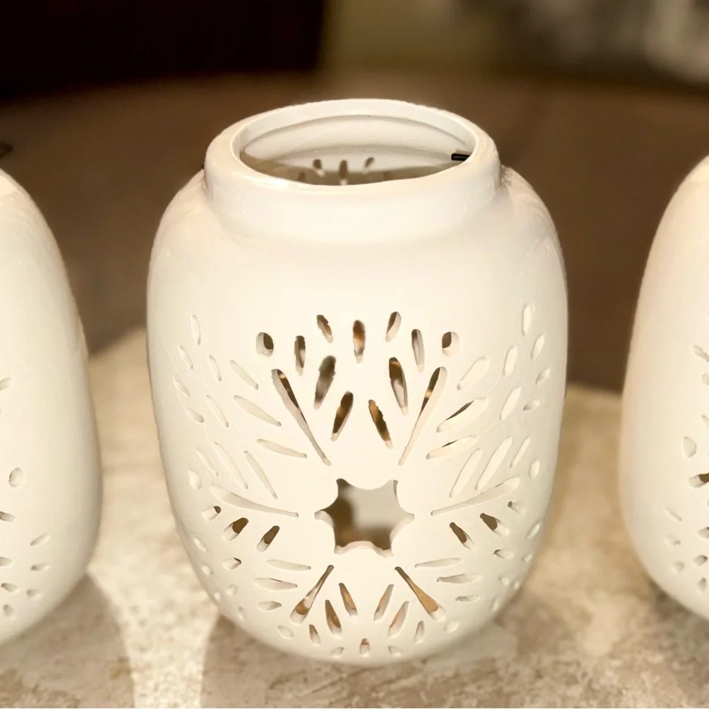 Ceramic Snowflake Candle Decor (Set of 3)…